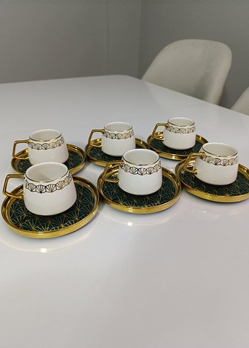 Beyaz ve Altın Detaylı Kahve Fincanı Takımı