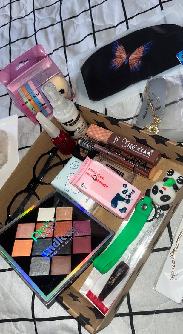 Kozmetik ve Takı Advent Calendar KUTU 2 - Görsel 3