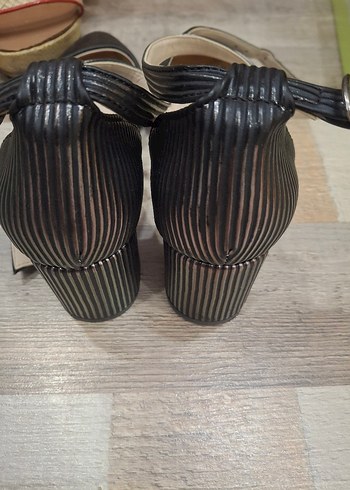 Diğer Diger Siyah Parlak Yılan Desenli Stiletto