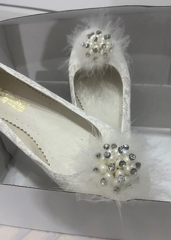 Çeyiz babeti Beyaz Nakışlı Kürklü Özel Ayakkabı - Görsel 7