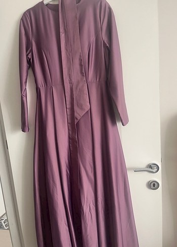 Lila Uzun Kollu Saten Elbise - Görsel 4