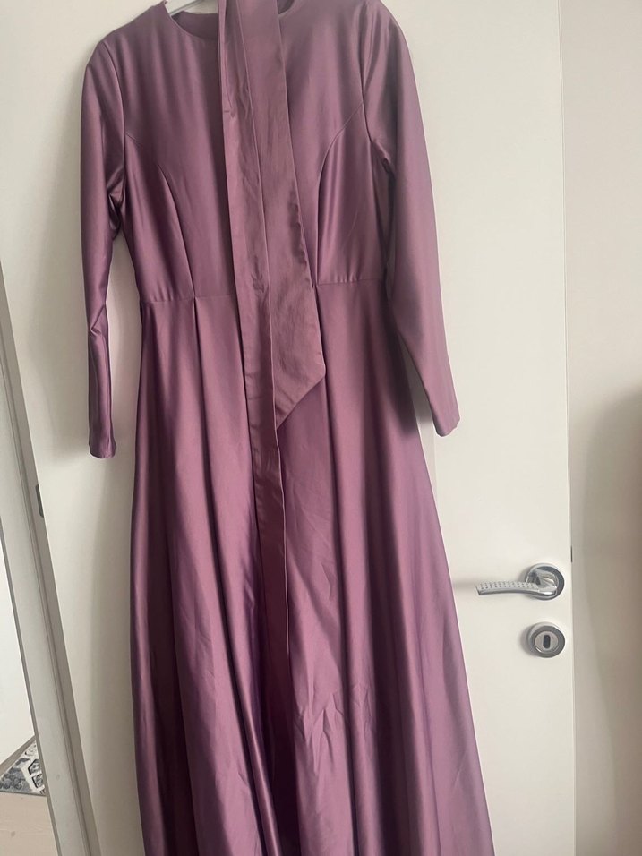 Lila Uzun Kollu Saten Elbise - Görsel 4