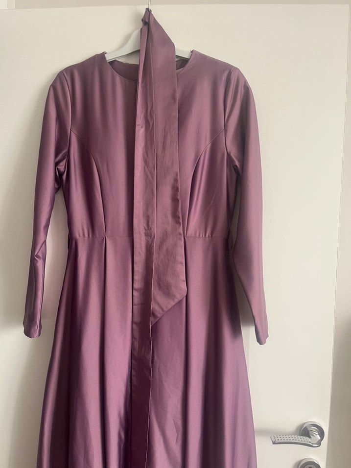 Lila Uzun Kollu Saten Elbise - Görsel 2