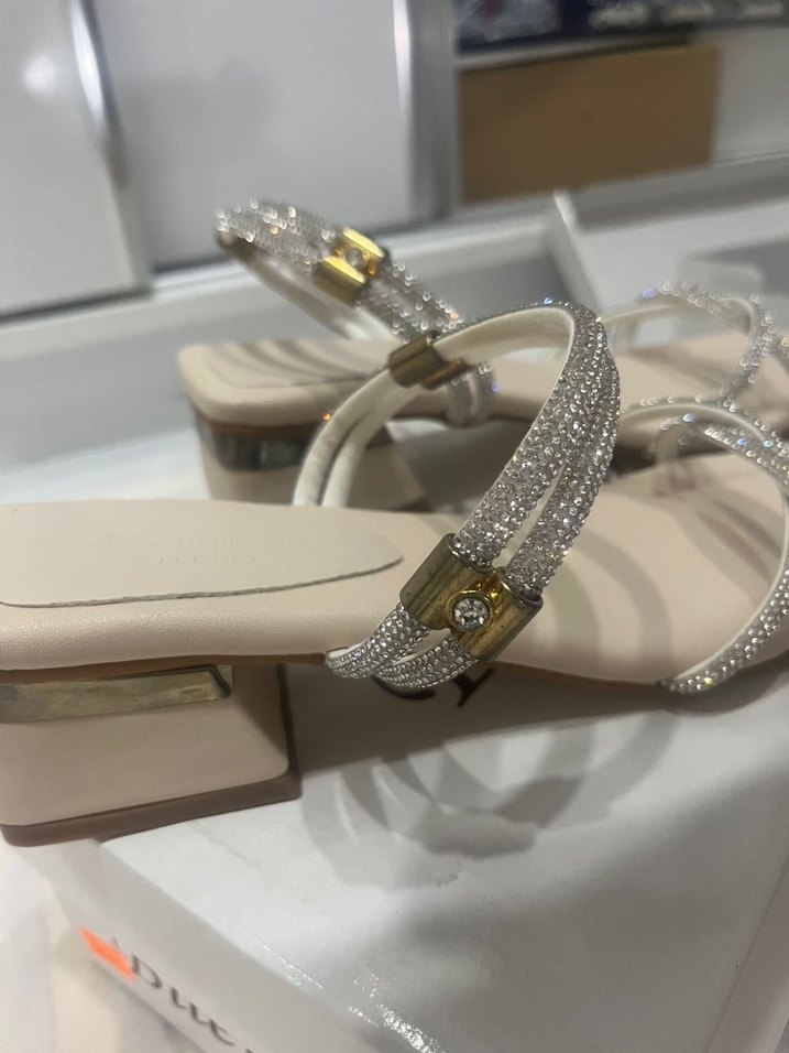 Zincir Detaylı Bej kalın Topuklu Kadın Ayakkabı - Görsel 5