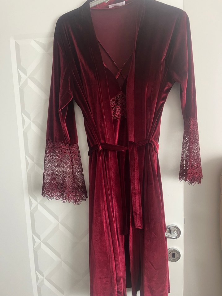 Bordo İşlemeli Uzun Kadın Gecelik - Görsel 4