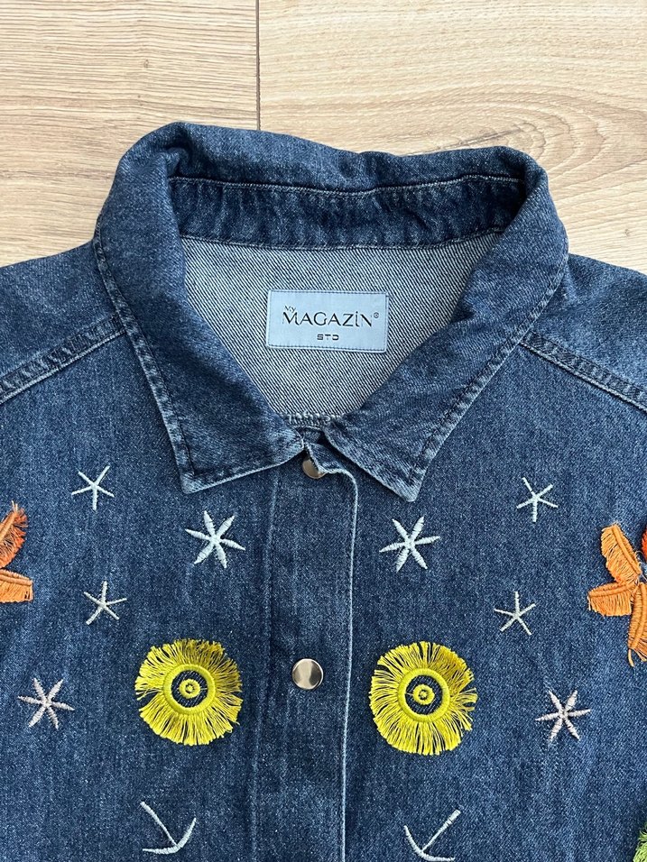 Nakışlı, düğmeli, bol kesim denim ceket - Görsel 2