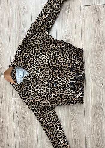Düğmeli Leopar Desenli Kısa Kadın Ceket - Görsel 7