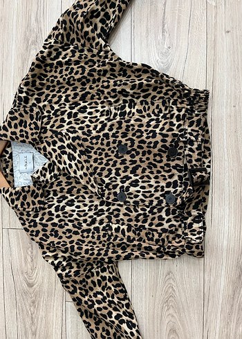 Düğmeli Leopar Desenli Kısa Kadın Ceket - Görsel 2