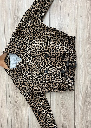 Düğmeli Leopar Desenli Kısa Kadın Ceket - Görsel 5