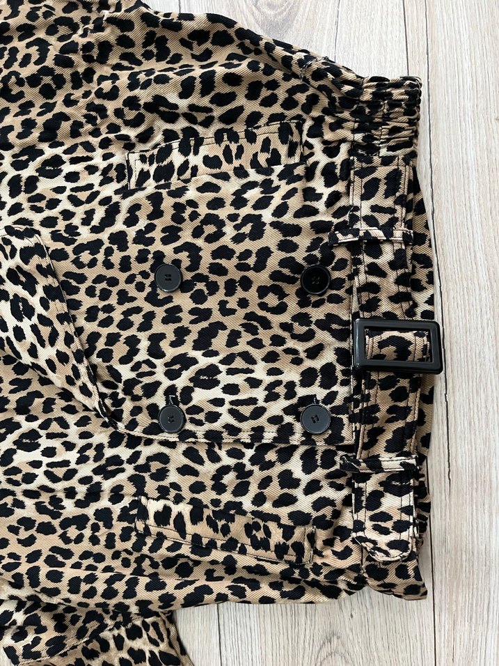 Düğmeli Leopar Desenli Kısa Kadın Ceket - Görsel 4