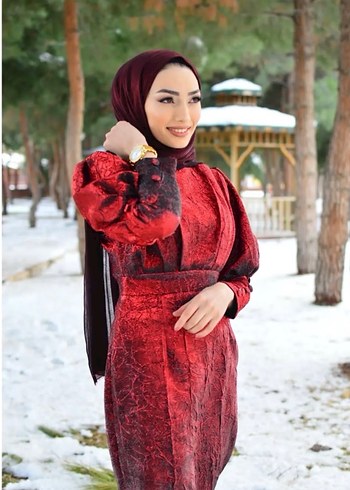 Bordo Bağlama Desenli Uzun Tesettür Elbise - Görsel 3