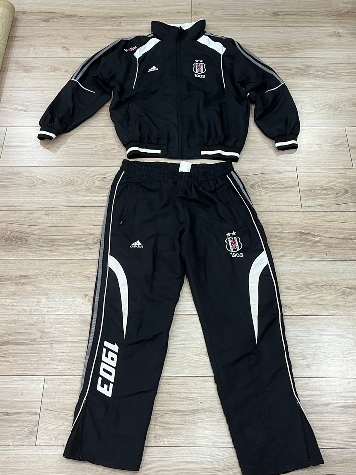 Uzun Kollu, Beşiktaş Eşofman Takım - Görsel 2