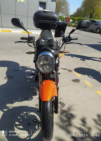 Turuncu Zincir Detaylı Motor Kaskı - Görsel 5