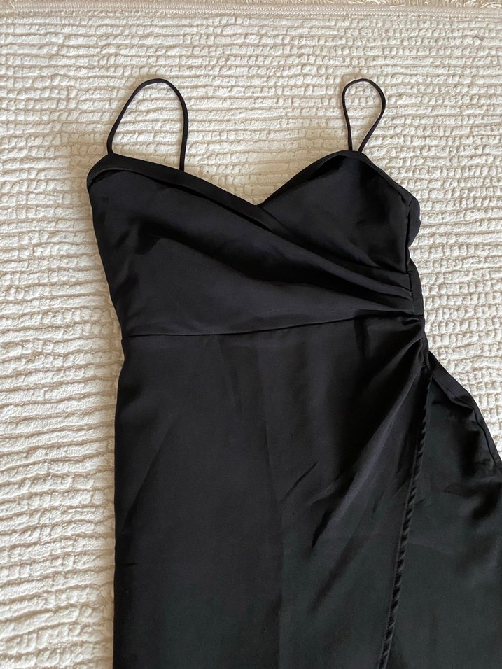 Siyah Drapeli Uzun Askılı Elbise - Görsel 2