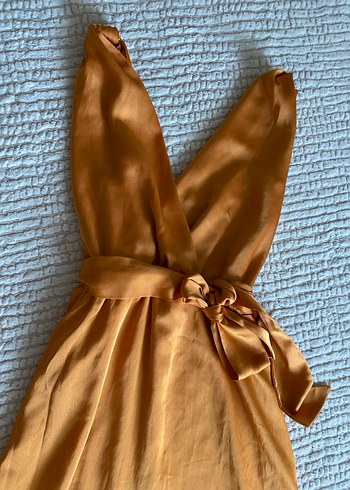 Uzun turuncu Saten Elbise - Görsel 3
