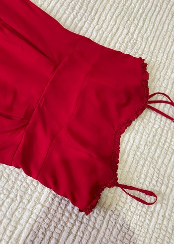 Kırmızı Uzun İpek Görünümlü Akışkan Elbise - Görsel 3