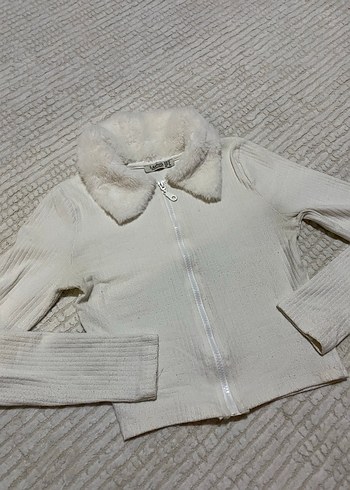 Kürk Detaylı Beyaz Kadın Hırka - Görsel 3