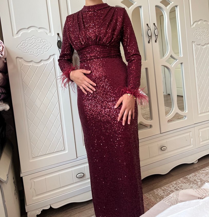 Uzun Kollu Bordo Parlak Drapeli Abiye Elbise - Görsel 5