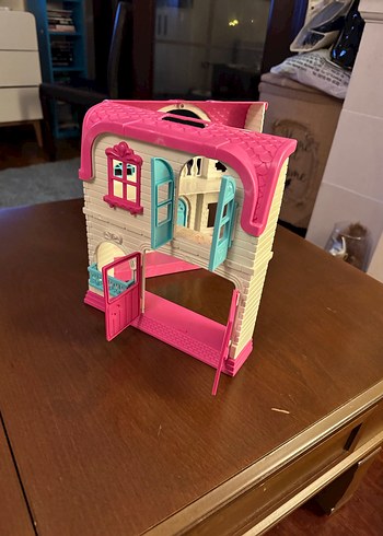 Küçük Prensesin Oyun Evi - Görsel 2