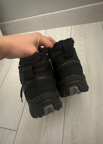 Erkek Çocuk Bot - Görsel 3