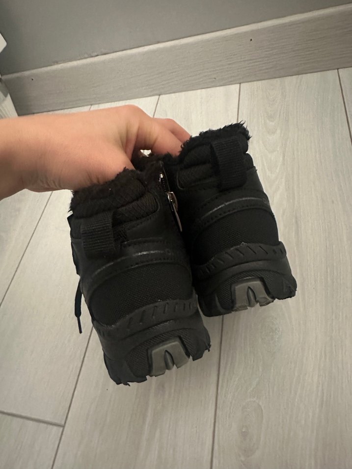 Erkek Çocuk Bot - Görsel 3