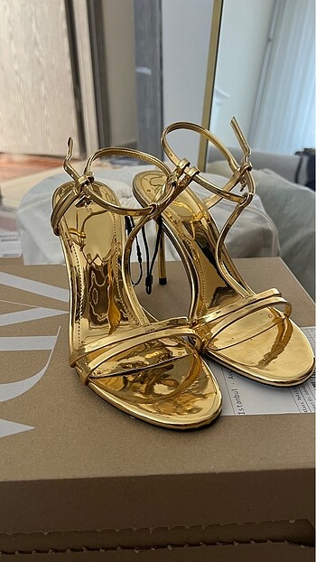 Gold Zara ayakabı