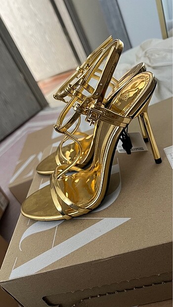 38 Beden Gold Zara ayakabı