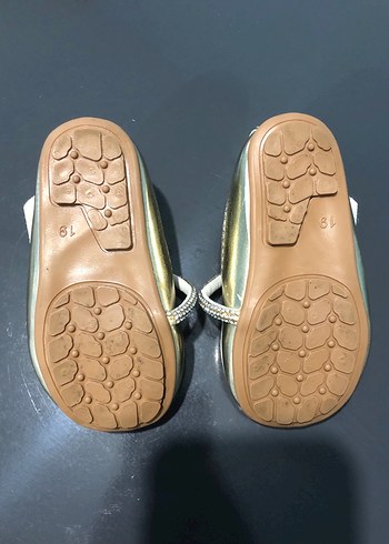 Kız Çocuk Altın Rengi Tokalı Babet - Görsel 3