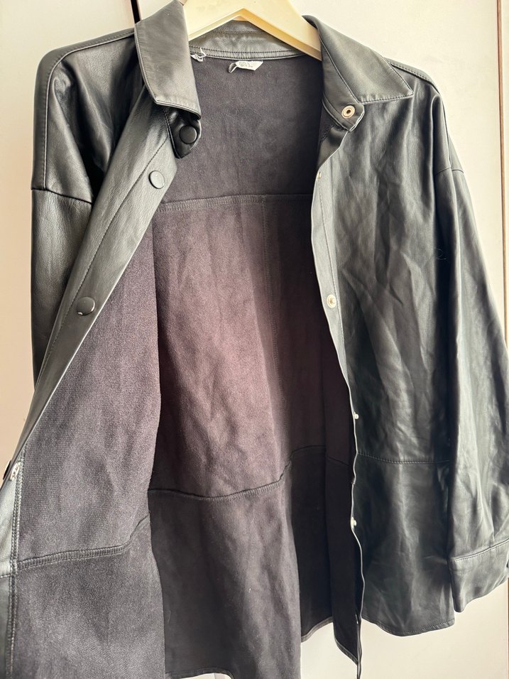 Düğmeli Siyah Deri Kadın Ceket - Görsel 3