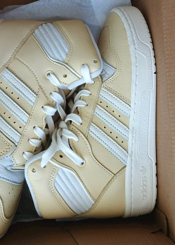 Adidas spor ayakkabısı - Görsel 2