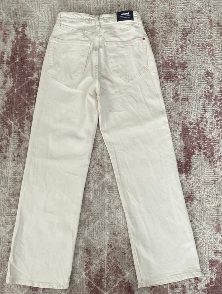 Kadın Beyaz Bol Kesim Kot Pantolon - Görsel 2