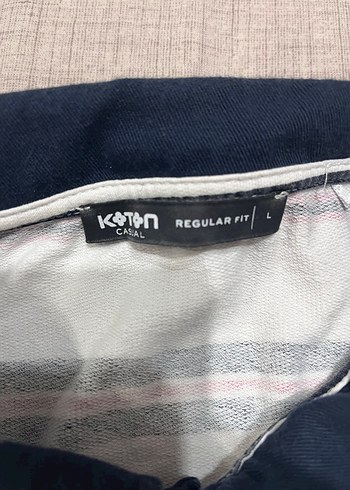 Çok renkli beyaz lacivert ve kırmızı ile ortaya çıkan polo yaka - Görsel 4