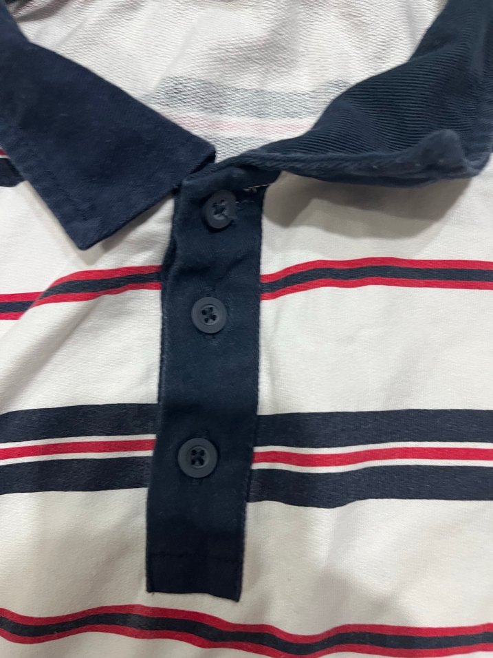 Çok renkli beyaz lacivert ve kırmızı ile ortaya çıkan polo yaka - Görsel 3