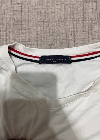 Tommy Jeans Beyaz Kısa Kollu Tişört - Görsel 4