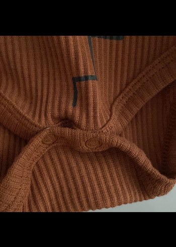 Kahverengi Uzun Kollu Örgü Bebek Body - Görsel 4