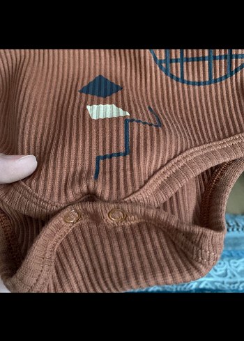 Kahverengi Baskılı Örme Uzun Kollu Bebek Body - Görsel 3