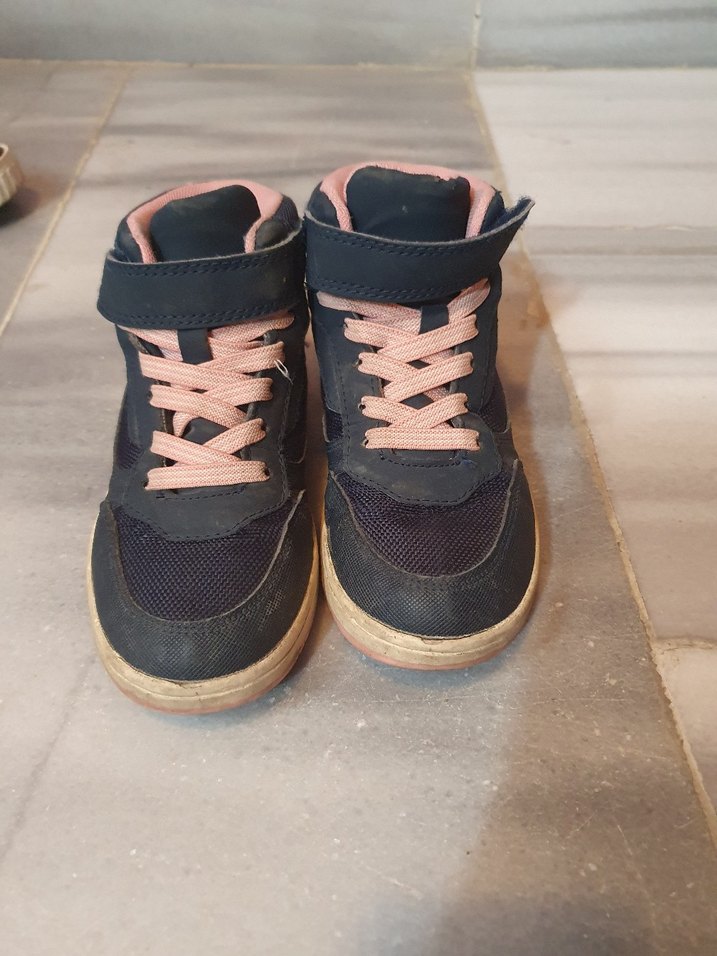 Kız Çocukları için Pembe Cırt Cırtlı Spor Ayakkabı - Görsel 2