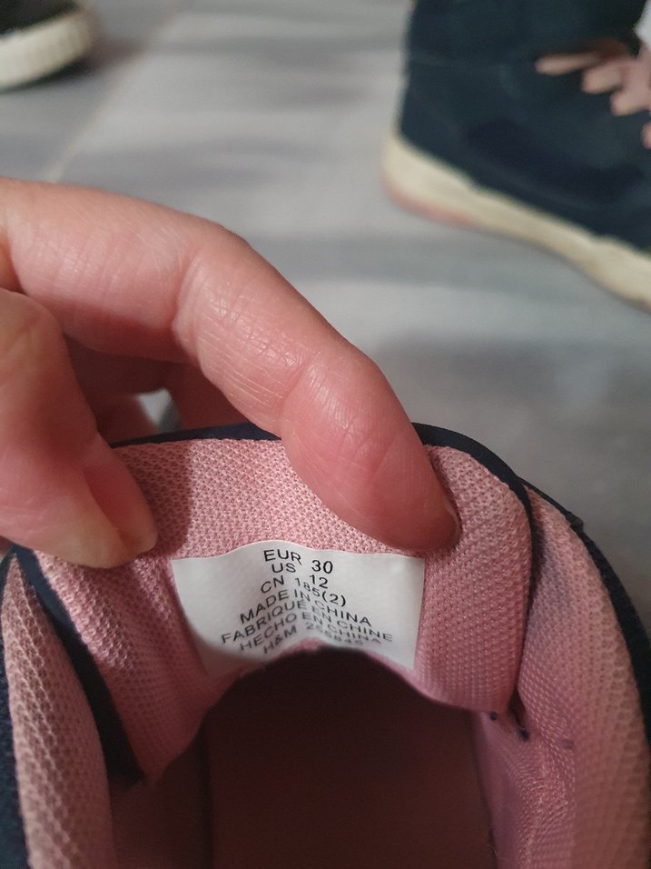 Kız Çocukları için Pembe Cırt Cırtlı Spor Ayakkabı - Görsel 3