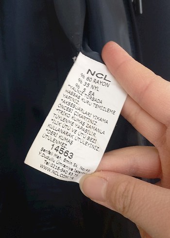 Uzun Siyah Deri Kemerli Kadın Kaban - Görsel 2