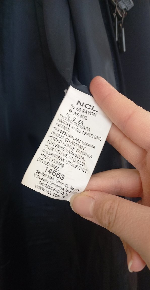 Uzun Siyah Deri Kemerli Kadın Kaban - Görsel 2