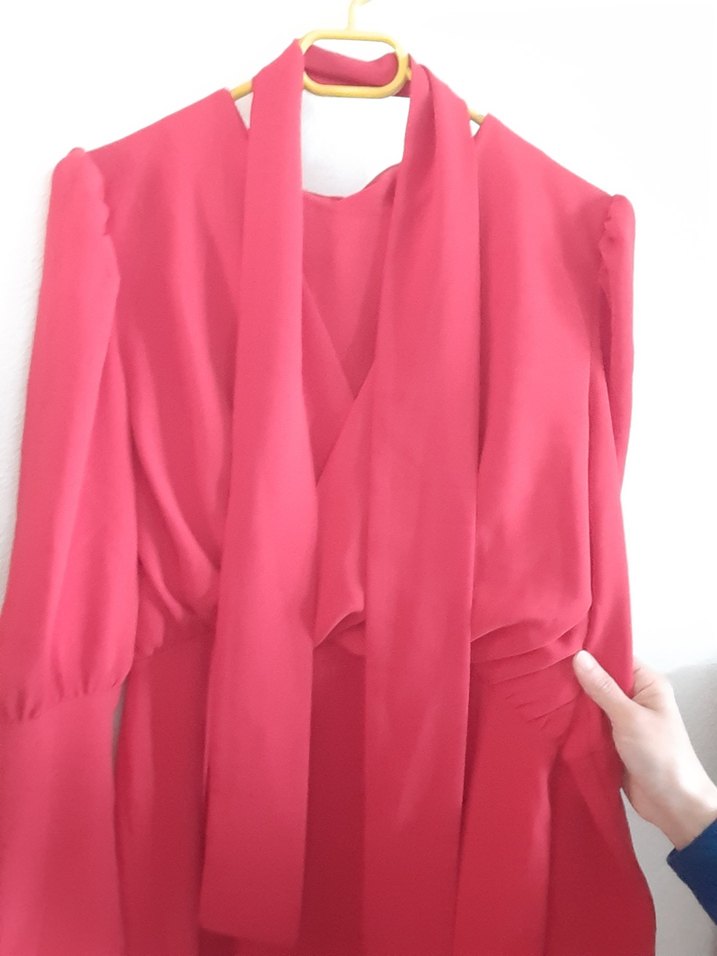 Uzun Kırmızı Drapeli Kadın Elbise - Görsel 2