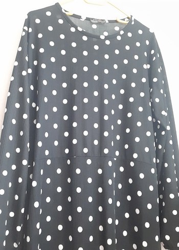 Uzun Kollu Puantiyeli Siyah Elbise - Görsel 2