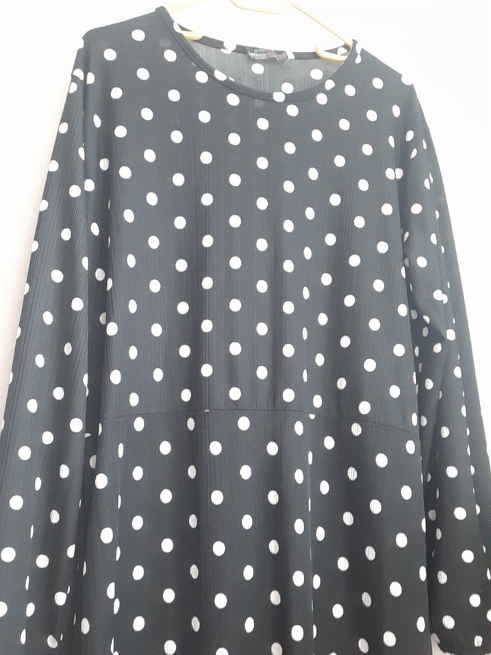 Uzun Kollu Puantiyeli Siyah Elbise - Görsel 2