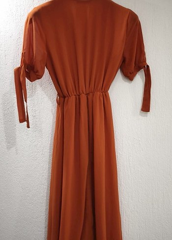 Tarçın rengi V Yakalı Uzun Saten Elbise - Görsel 3