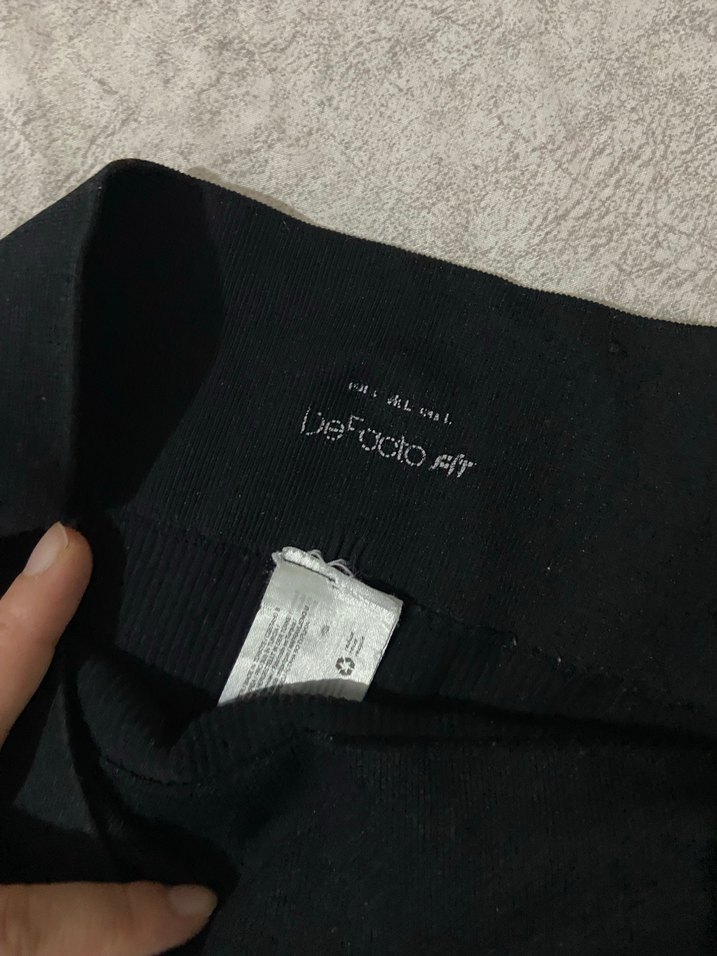 Siyah Kadın Midi Tayt Elastik Kumaş - Görsel 3