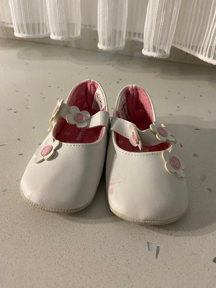 Beyaz Çiçekli Kız Babet Ayakkabı - Görsel 3