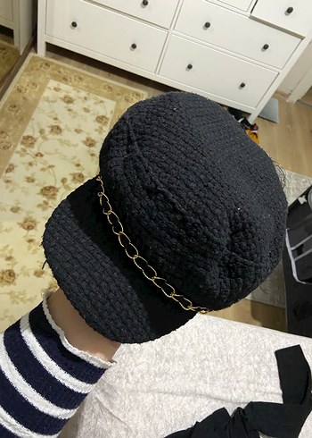 Zincir Detaylı Siyah Kadın Örgü Şapka - Görsel 2