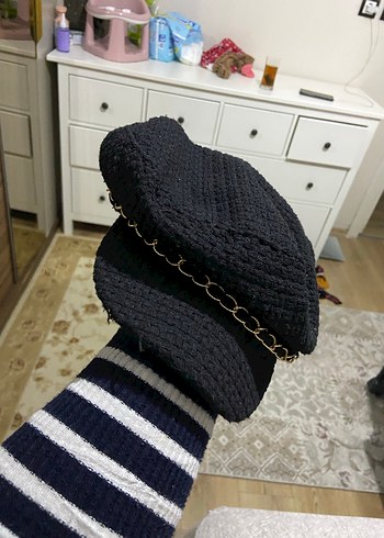 Zincir Detaylı Siyah Kadın Örgü Şapka - Görsel 3