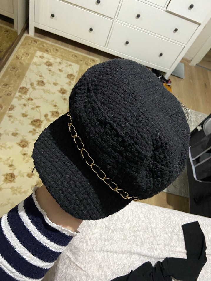 Zincir Detaylı Siyah Kadın Örgü Şapka - Görsel 2