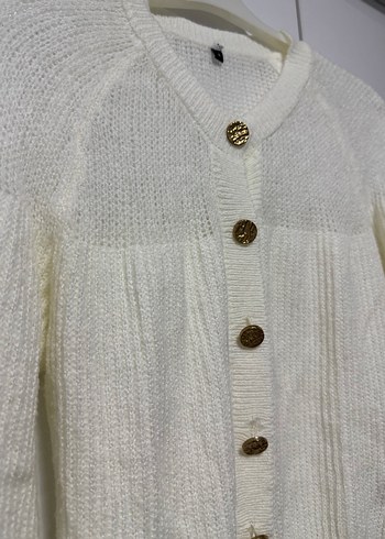 Düğmeli Beyaz Kadın Hırka - Görsel 2